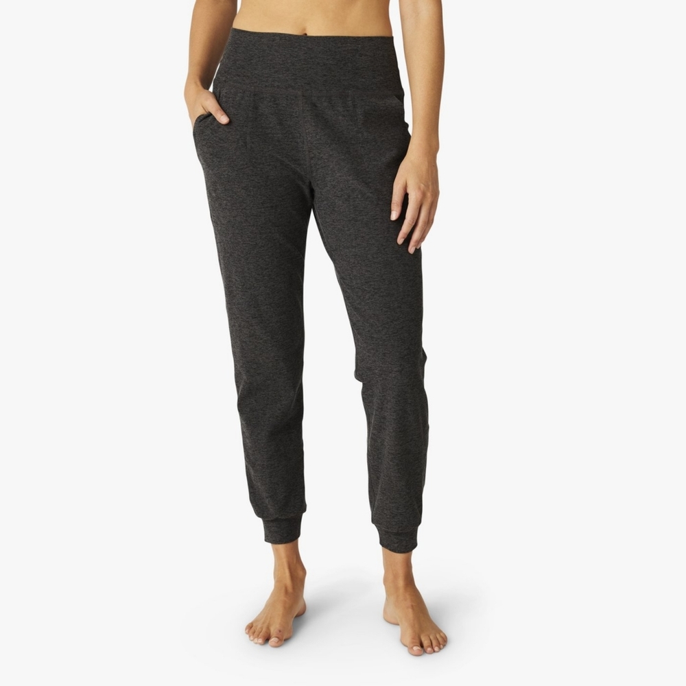 Beyond Yoga Black Spacedye Jogger Medium